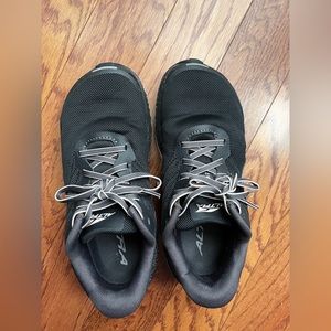 Altra running shoes women